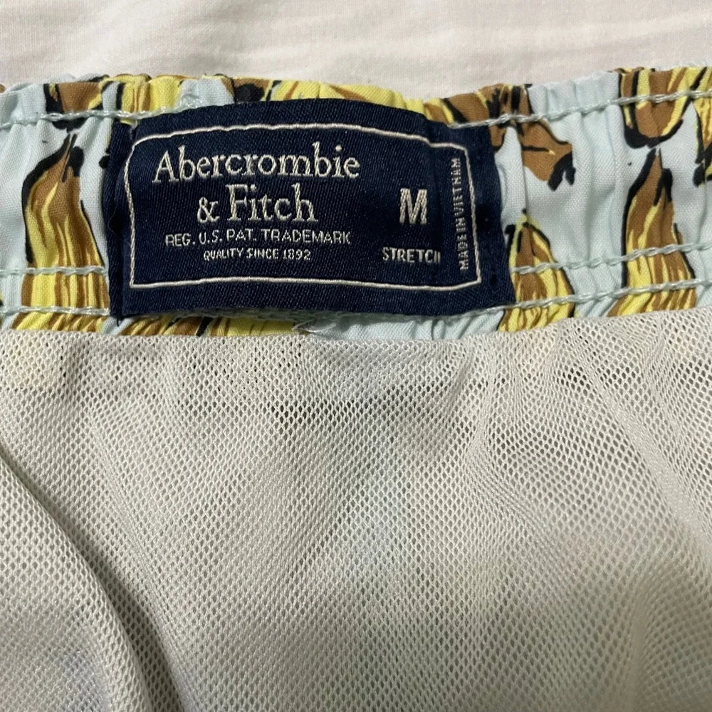 Abercrombie & Fitch Mens Medium Light Blue Banana Pattern swim trunks, 5
